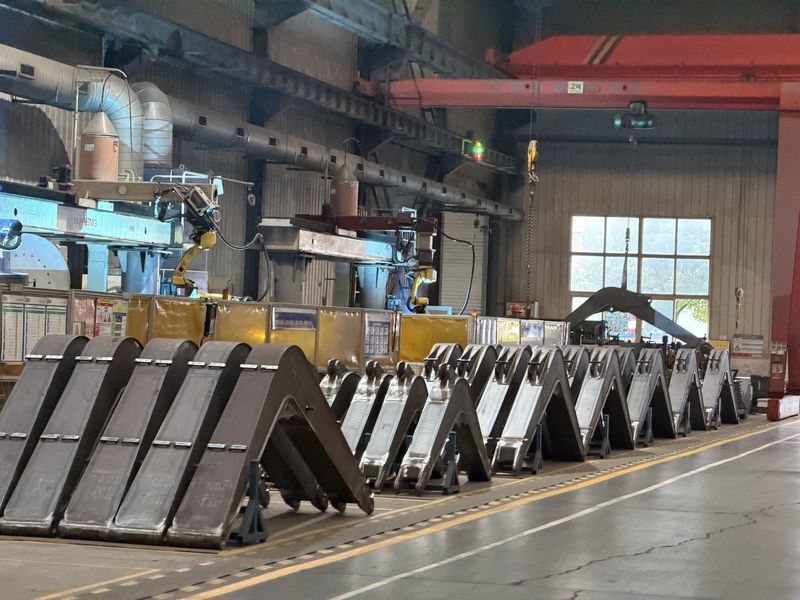 Series production of welded earthmoving attachments